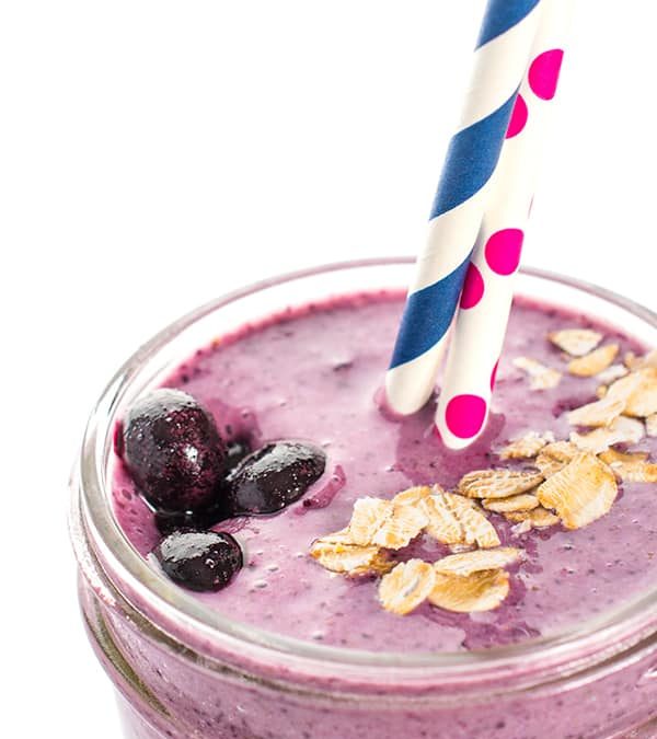 Banana, Oat and Blueberry Breakfast Smoothie